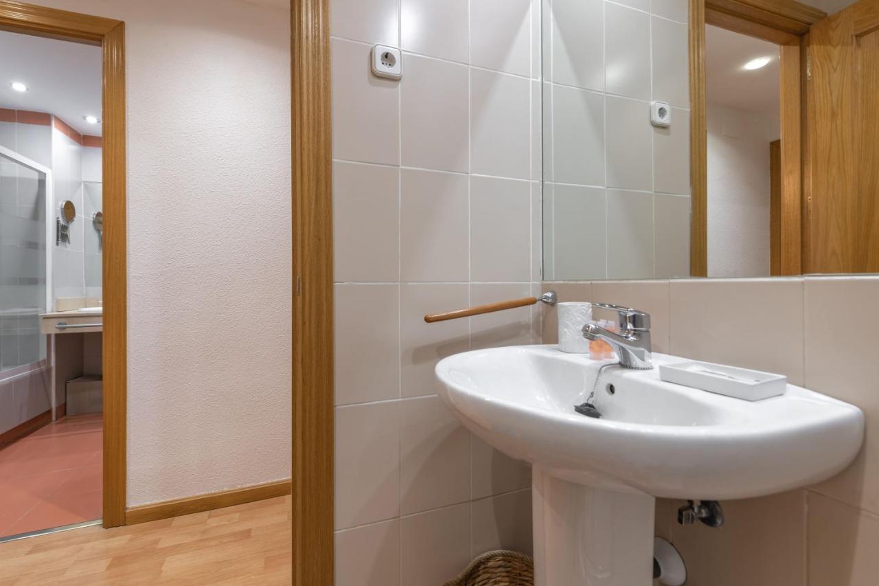 2 Bedrooms 2 Bathrooms Furnished - Malsana - With Pool - Mintystay Madrid Bagian luar foto