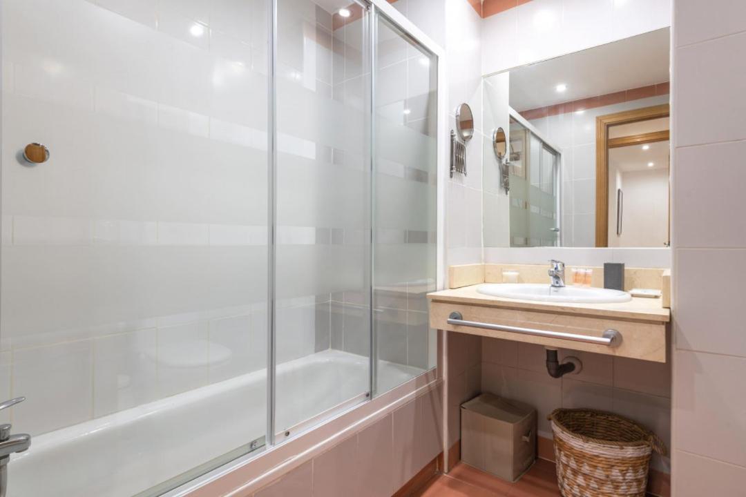 2 Bedrooms 2 Bathrooms Furnished - Malsana - With Pool - Mintystay Madrid Bagian luar foto