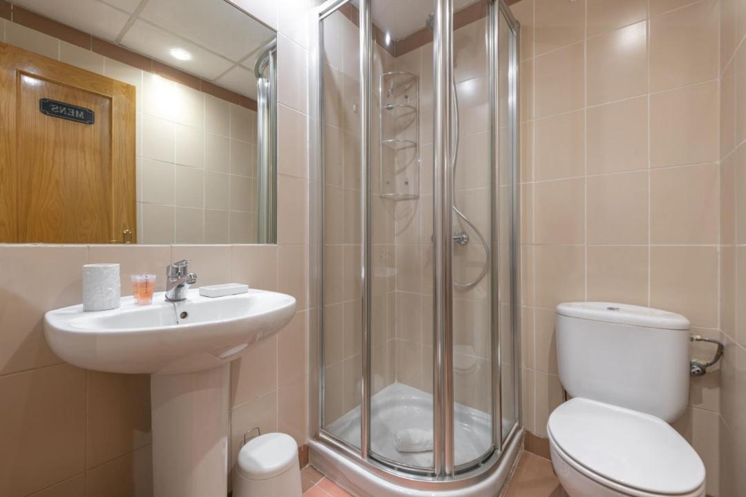 2 Bedrooms 2 Bathrooms Furnished - Malsana - With Pool - Mintystay Madrid Bagian luar foto